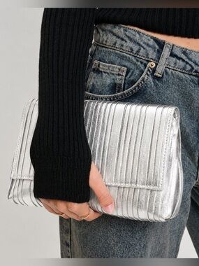 Moda Luxe Esmeralda Clutch Silver New With Tags